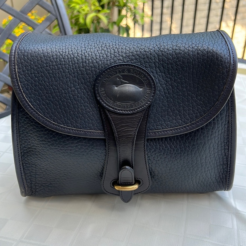 Dooney & Bourke medium Essex